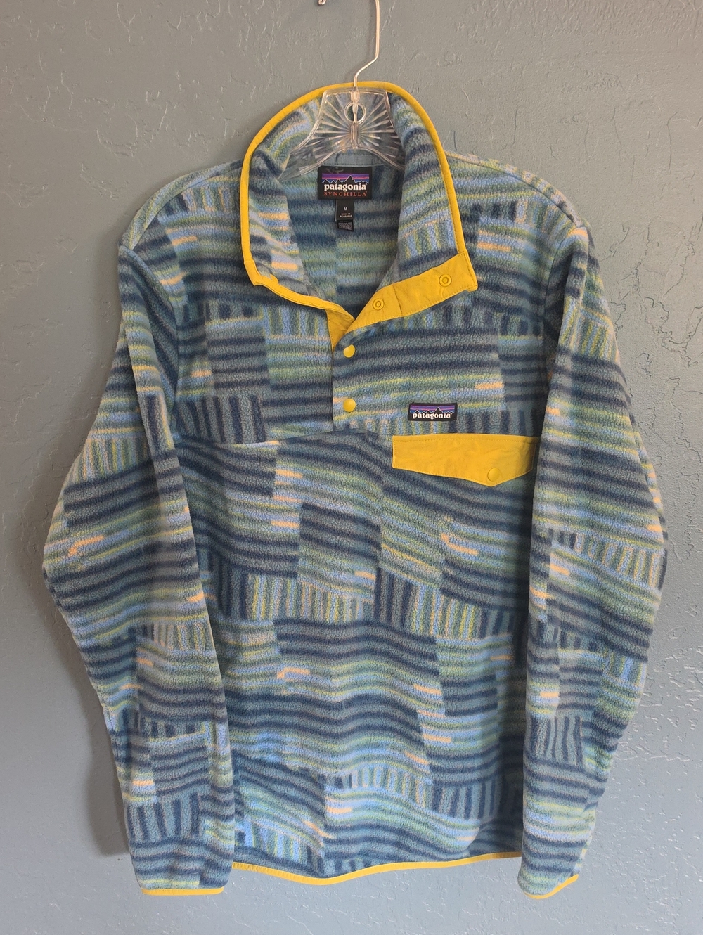 Patagonia Quilty Fitz Wetland Blue Men’s Blue & Yellow  Synchilla Pullover Med